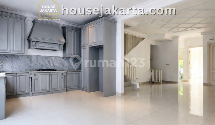 Siap Huni, Rumah, 3 Lantai, Dekat Akses Transjakarta 2
