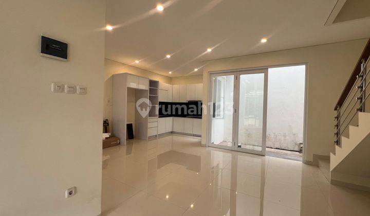 Rumah 2 Lantai Baru SHM di Pejaten, Jakarta Selatan 2