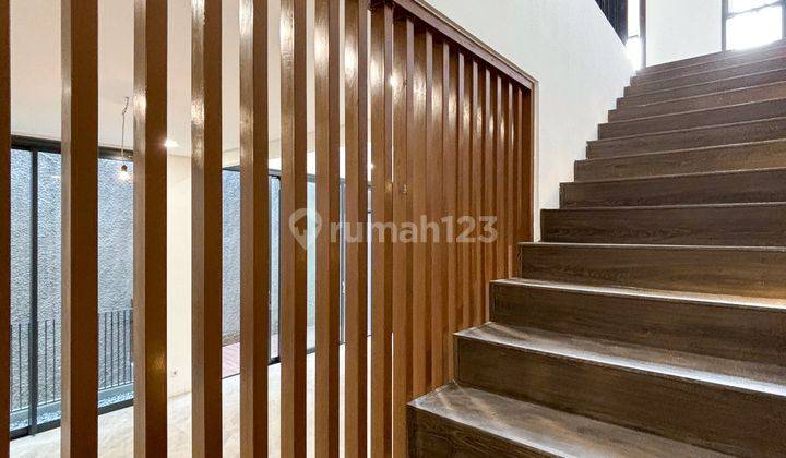 Rumah Baru Unfurnished SHM di Lebak Bulus, Jakarta Selatan 2