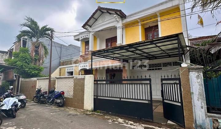 Rumah Butuh Minim Renovasi SHM Kebayoran Lama, Jakarta Selatan
