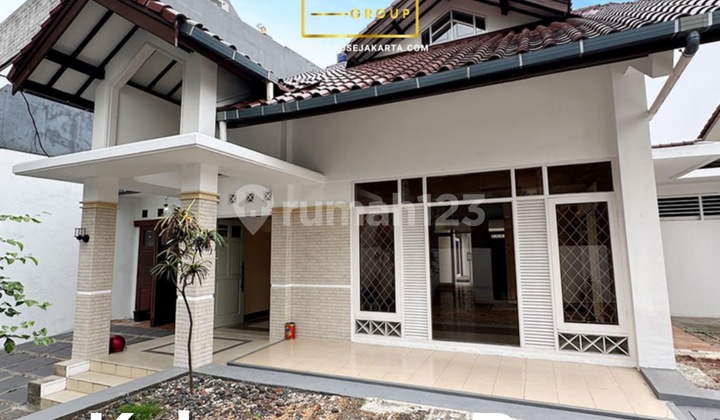 Rumah Terenovasi Unfurnished SHM Kebayoran Baru, Jakarta Selatan