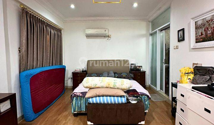 Rumah Bagus SHM Tanjung Barat, Jakarta Selatan Semi Furnished 2