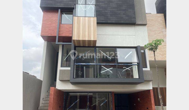 Rumah Kontrakan Bagus Semi Furnished SHM Antasari, Jakarta Selatan 1