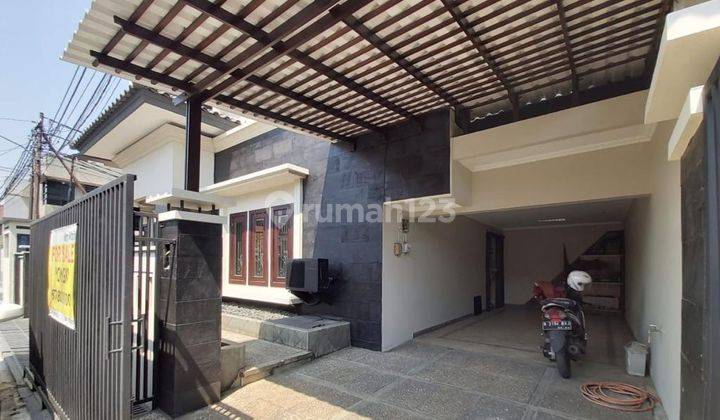 Rumah Bagus Semi Furnished SHM di Cipete, Jakarta Selatan 1