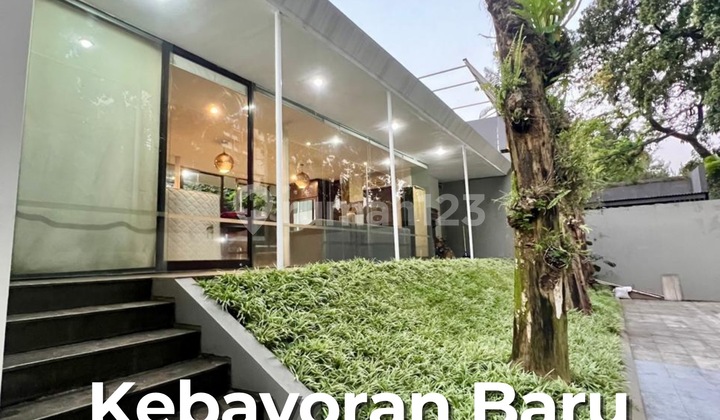 Ruang Usaha Bagus 90 m2 SHM Kebayoran Baru, Jakarta Selatan