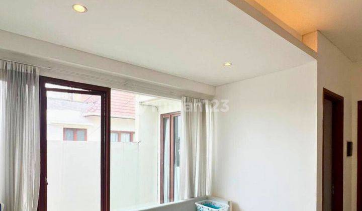 Rumah Bagus Semi Furnished SHM di Pejaten, Jakarta Selatan 2