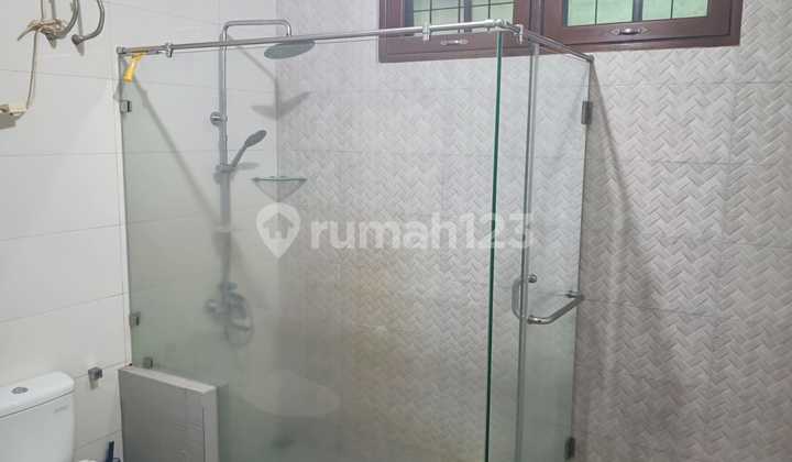 Flood-Free, House, 2 Floors, Move-in Ready 2