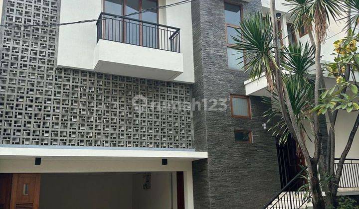 Rumah Kontrakan Bagus Semi Furnished SHM di Kemang, Jakarta Selatan 1