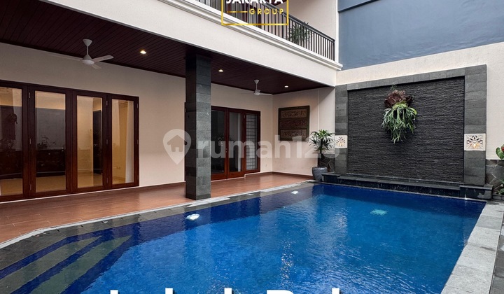 Siap Huni, Rumah, 2 Lantai, SHM, Dekat Akses Transjakarta