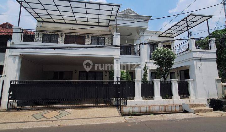 Rumah Bagus Semi Furnished SHM di Gandaria, Jakarta Selatan 1