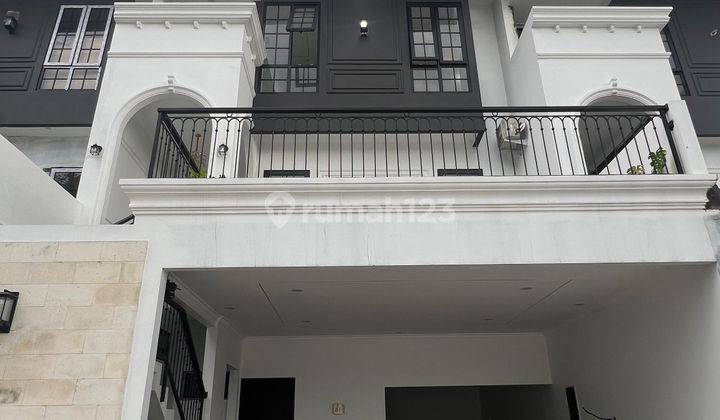 Rumah 3 Lantai Baru Semi Furnished SHM di Pejaten, Jakarta Selatan 1