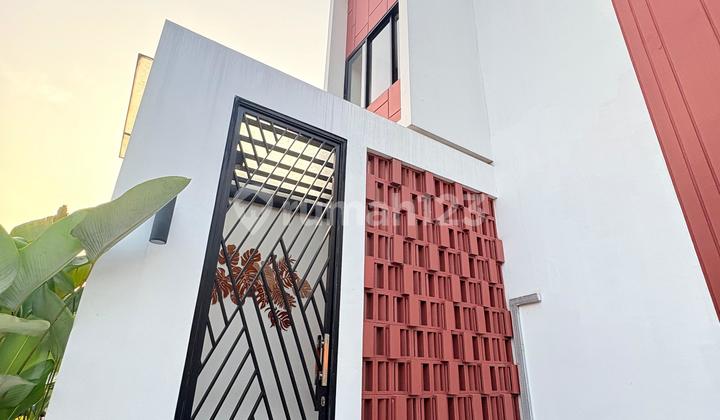 Rumah 2 Lantai Ala Vila Di Tangerang