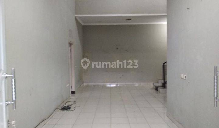 Rumah 2 Lantai Ada Kamar Pembantu Area Komplek Margahayu Raya 1