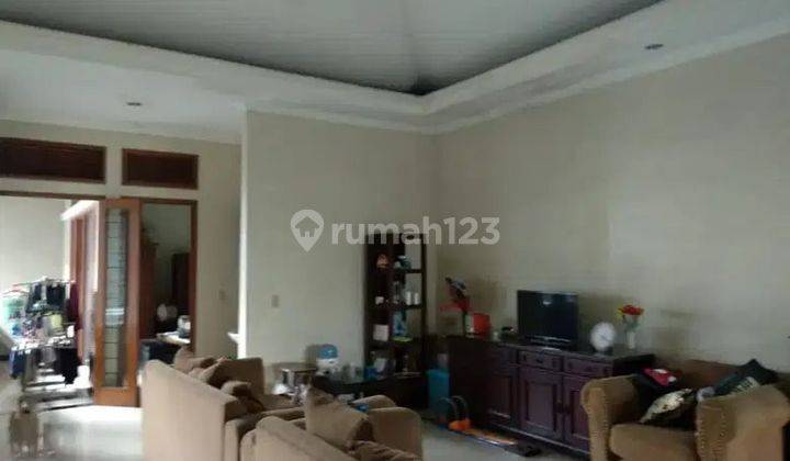 Dijual Rumah 2 Lantai SHM Dekat Pusat Perbelanjaan di Cicendo  2