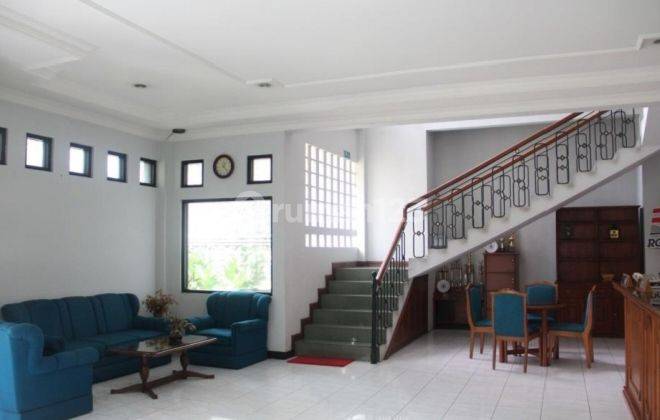 Kantor 2 Lantai Banyak Ruangan Strategis Area Regol Bandung 2