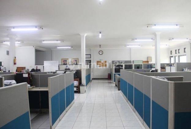Kantor 2 Lantai Banyak Ruangan Strategis Area Regol Bandung 8