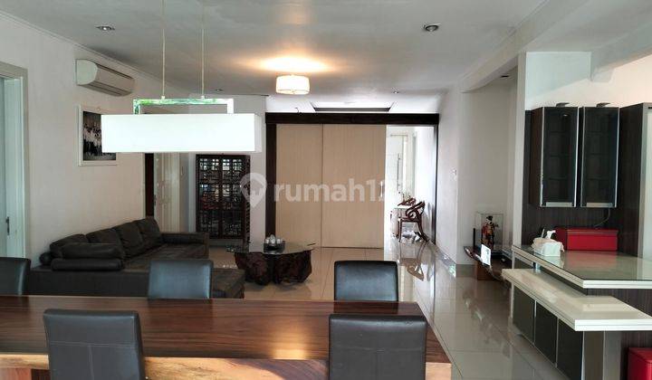 Rumah Dijual Mewah 3 Lantai Bagus Area Setra Sari Bandung 1