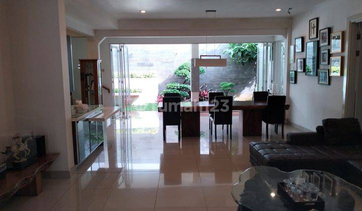 Rumah Dijual Mewah 3 Lantai Bagus Area Setra Sari Bandung 2