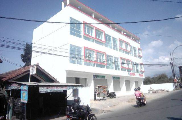 Disewa Ruko Baru 3 Lantai Strategis Area Jl. Sayuran 2