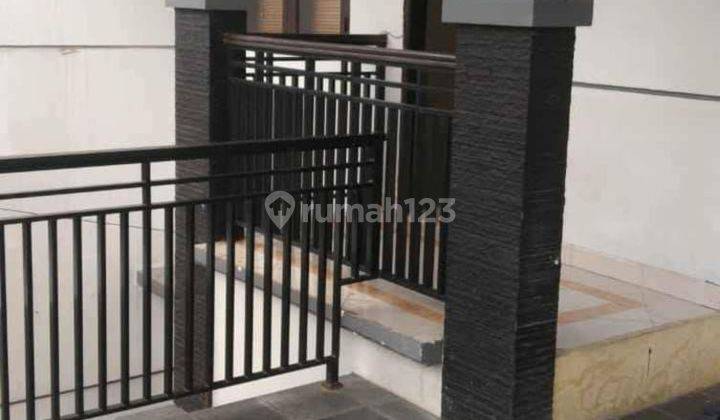 Disewa Rumah 2 Lantai Strategis Area Sayap Margahayu 1