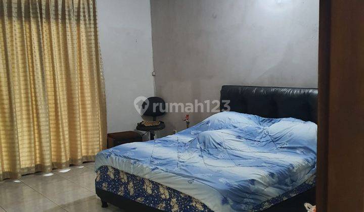 Rumah Dijual 2 Lantai Semi Furnished Strategis Area Setrasari 2