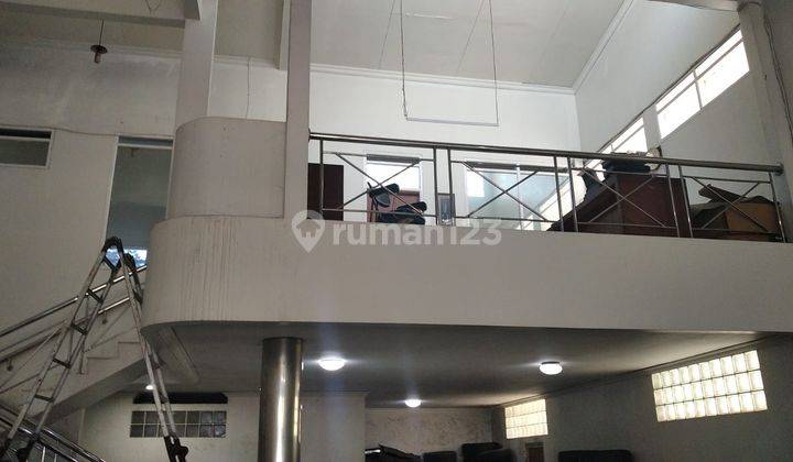 Disewa Rumah 2 Lantai SHM di Jl. Prof Eyckman Cihampelas 1