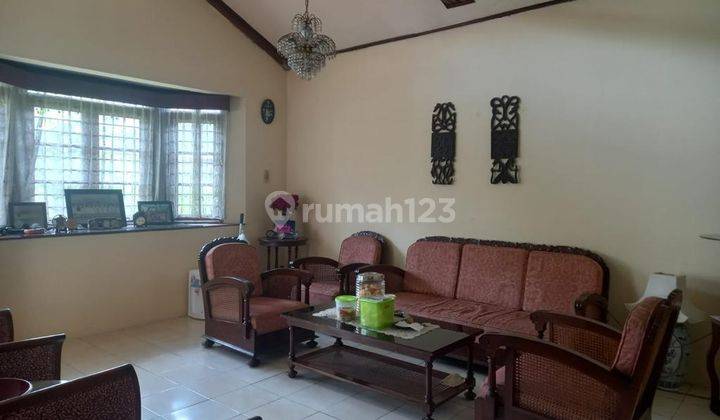 Dijual Cepat Rumah 2 Lantai Semi Furnished di Buah Batu 1