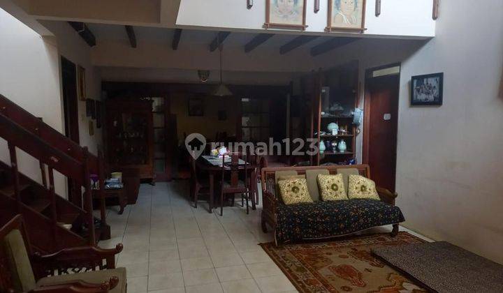 Dijual Cepat Rumah 2 Lantai Semi Furnished di Buah Batu 2