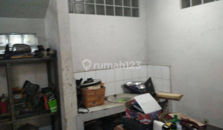 Sewa Rumah 2 Lantai Bagus Strategis Area Jl. Prof. Eyckman 2