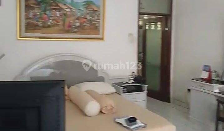 Dijual Rumah Ada Kamar Pembantu Semi Furnished di Pasteur 2