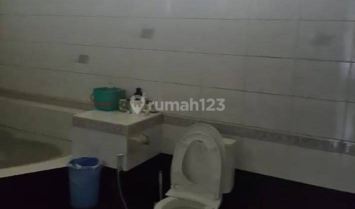 Dijual Rumah Ada Kamar Pembantu Semi Furnished di Pasteur 2