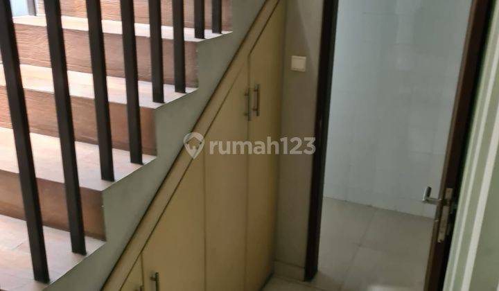 Rumah Modern Minimalis 2 Lantai Di Area Komplek Muara 1