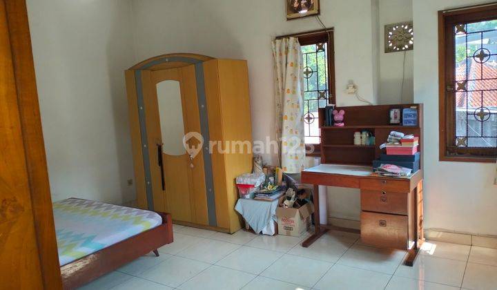 Rumah Dijual Bagus Modern Terdapat 2 Garasi Area Cipaganti 1