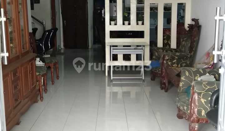 Dijual Rumah Luas Area Jl. Perumahan Mampang Indah Depok 2