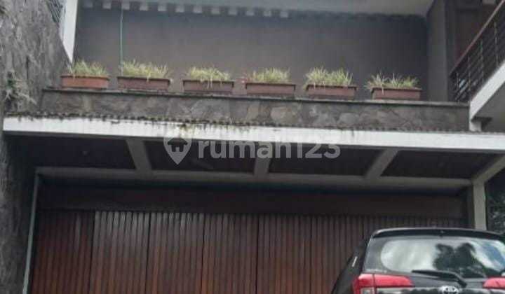 Rumah Bagus Jalan Ir. Juanda, Dago, Bandung 2