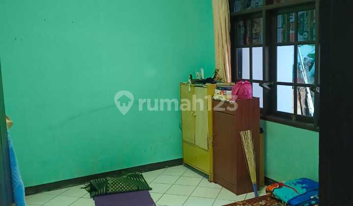Dijual Rumah Strategis Tengah Kota Area Lengkong Besar