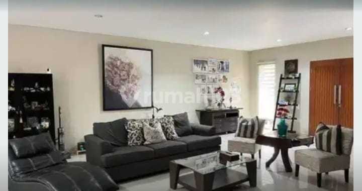 For Sale Beautiful Strategic House in Batununggal Area