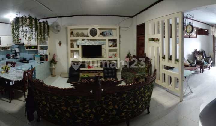 Dijual Rumah Luas Area Jl. Perumahan Mampang Indah Depok
