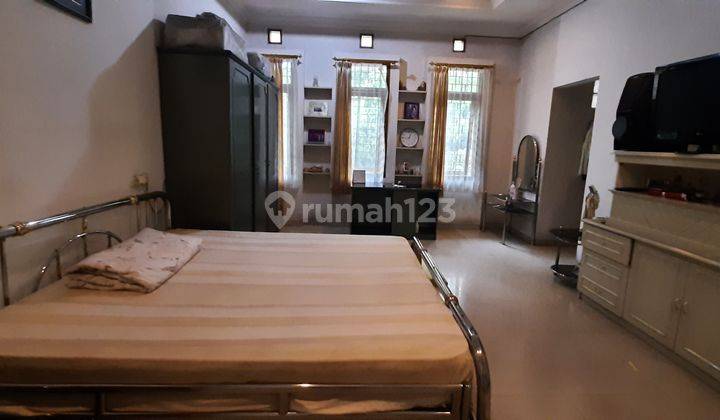 Rumah bagus di Sayap Riau Supratman 2 Lantai SHM hadap utara  4