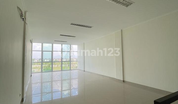Ruko di Summarecon 85 m SHM Baru cocok untuk usaha 18