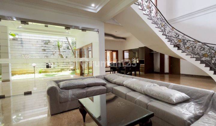 Rumah mewah disewakan di Dadali 2 Lantai 10