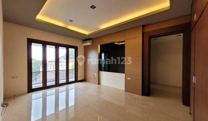 Luxury home di Setra duta 3 Lantai SHM Bagus 1