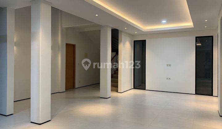 Rumah di Kumala garden 2 Lantai SHM Baru hadap Selatan  8