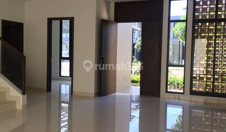 Rumah Bagus SHM di Summarecon cluster Emily  2