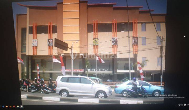 Jual sewa Ruang Usaha di Mainroad Soekarno Hatta  2