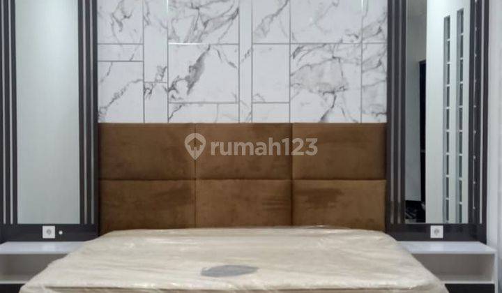 Rumah 2 Lantai Bagus semi furnished Taman Kopo Indah  1