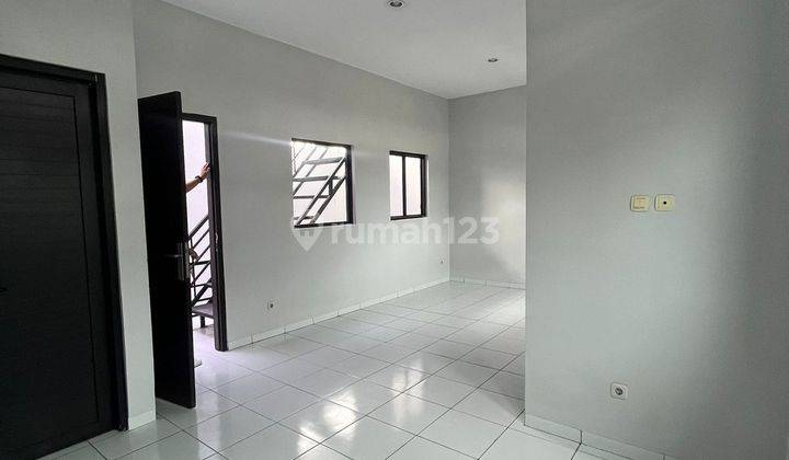 Rumah Strategis Baru Renovasi Taman Kopo Indah  2