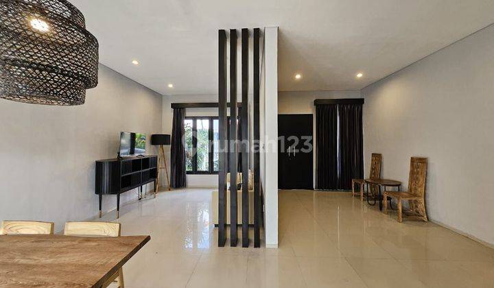 MODERN VILLA ONE GATE SYSTEM RESIDENTIAL ENVIRONMENT IN KEROBOKAN KUTA BALI 2