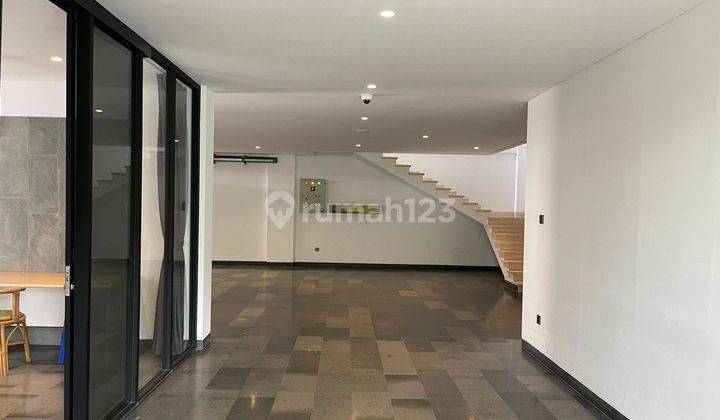 Siap Huni Rumah Hoek Sudah Fully Furnish Full Marmer Luas 483 Unit Sangat Bagus Dan Rapi 14