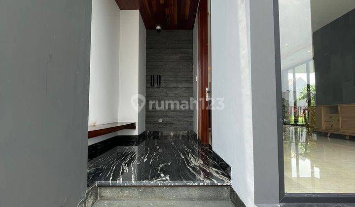 Siap Huni Rumah Hoek Sudah Fully Furnish Full Marmer Luas 483 Unit Sangat Bagus Dan Rapi 16